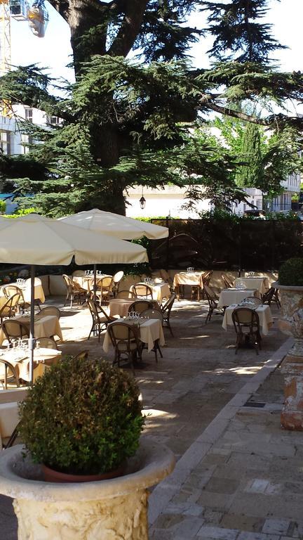 Hostellerie De La Cremaillere Carnoux-en-Provence Exterior foto